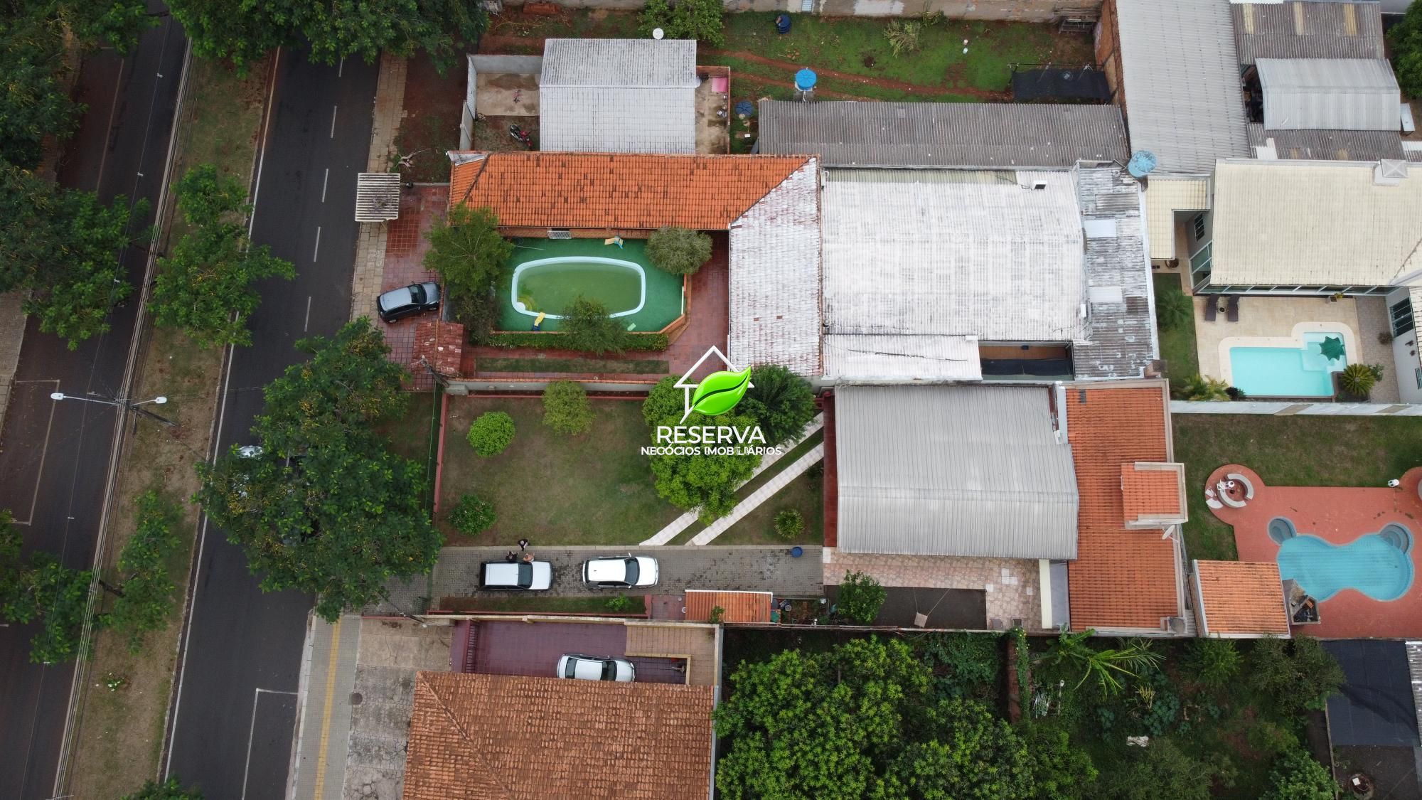 Oportunidade Única: Casa com Edícula, Amplo Quintal e Localização Privilegiada!