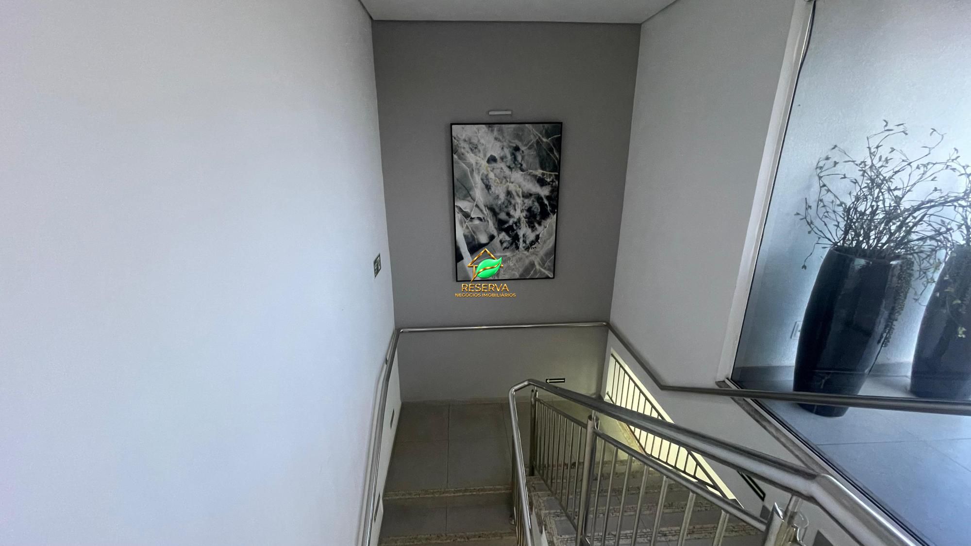 Sala Comercial de 74 m² para Locação — Edifício Novo Iguaçu