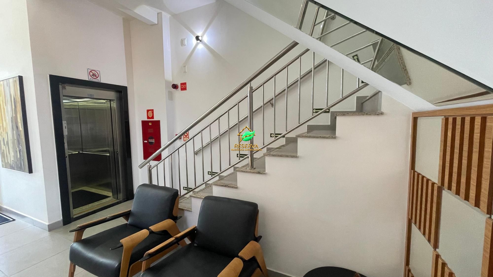 Sala Comercial de 74 m² para Locação — Edifício Novo Iguaçu