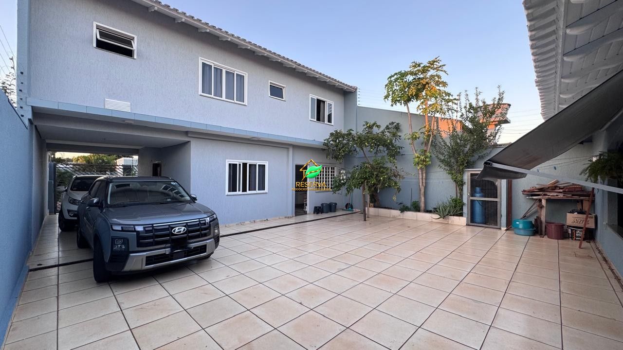 Sobrado amplo e completo no Jardim Lancaster I – R$ 900.000,00