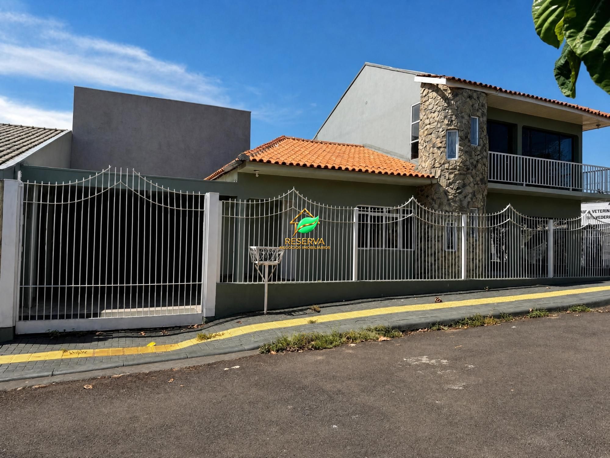Sobrado à Venda no Belvedere II – Amplitude, Conforto e Excelente Localização!