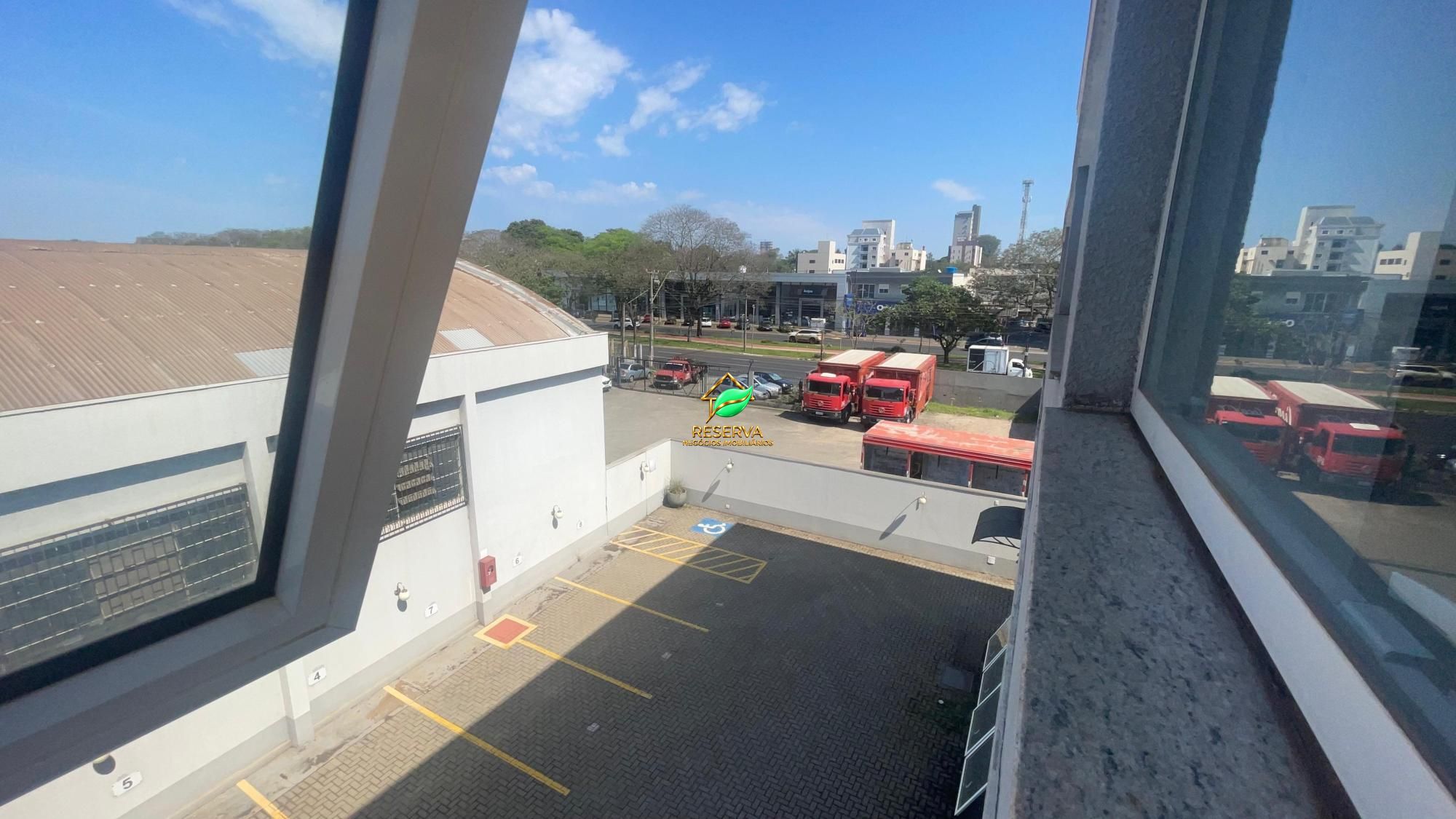 Sala Comercial de 74 m² para Locação — Edifício Novo Iguaçu