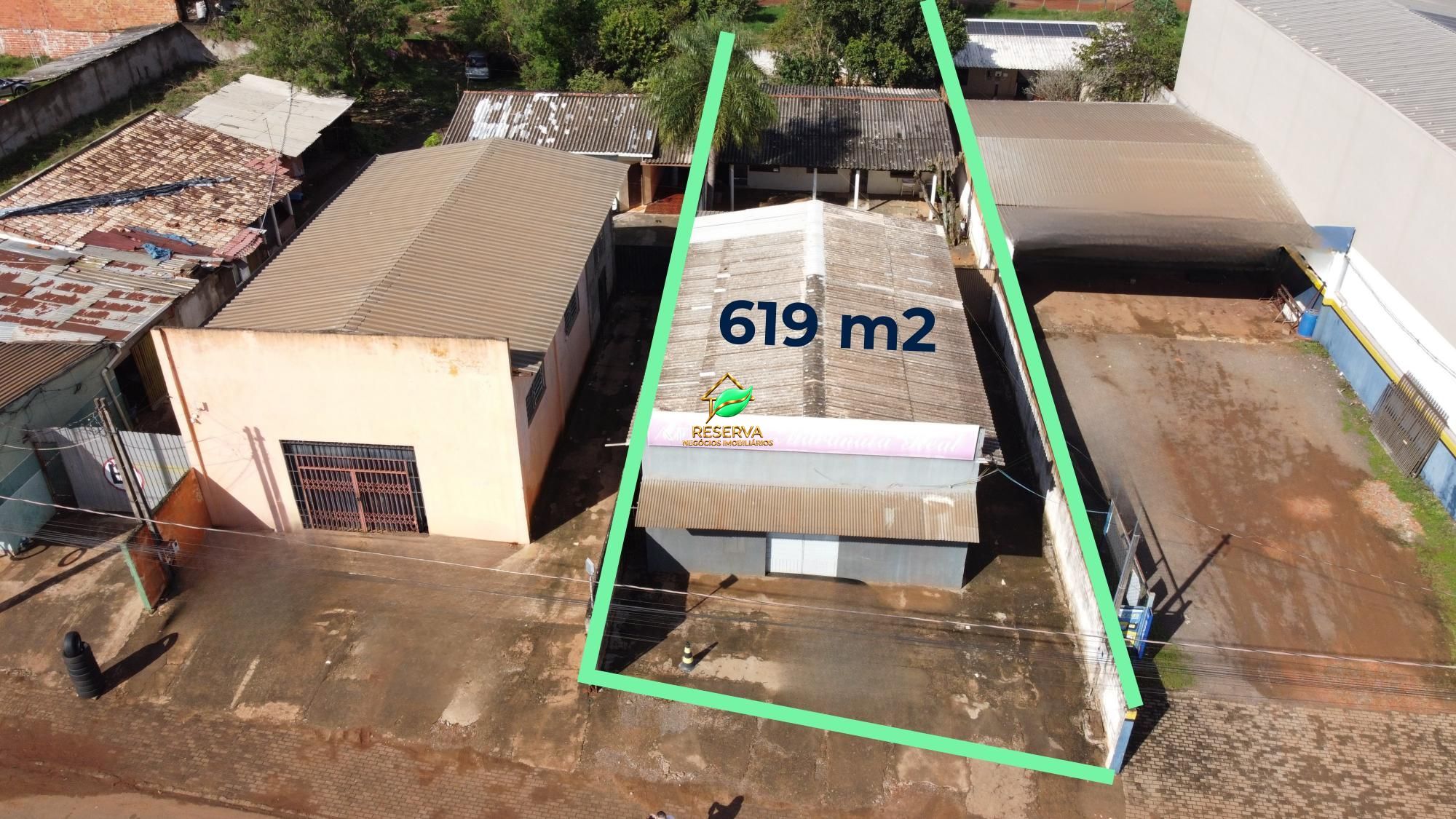 Excelente Oportunidade Comercial – Barracão com Casa em Região Estratégica