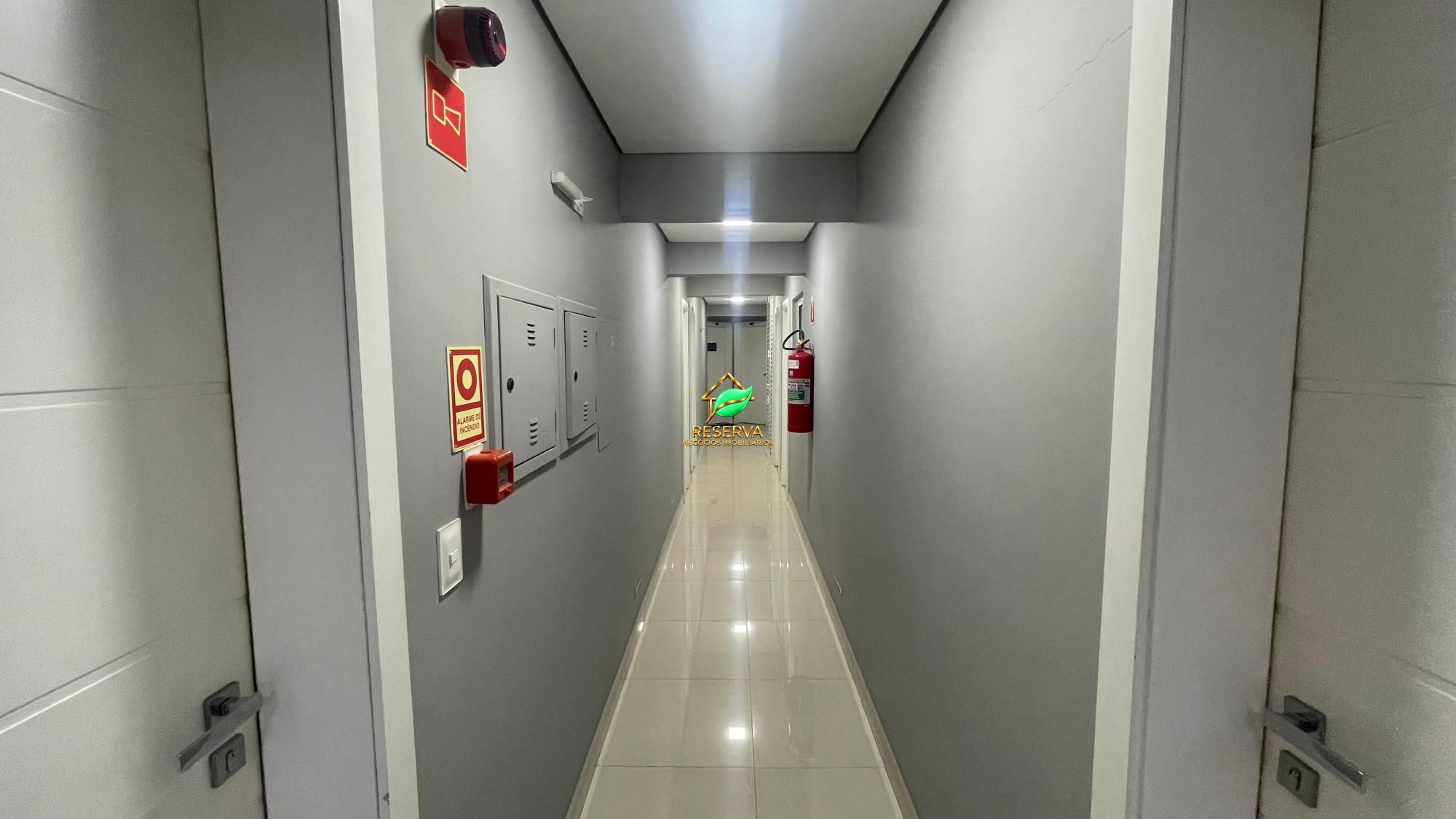 Sala Comercial de 74 m² para Locação — Edifício Novo Iguaçu