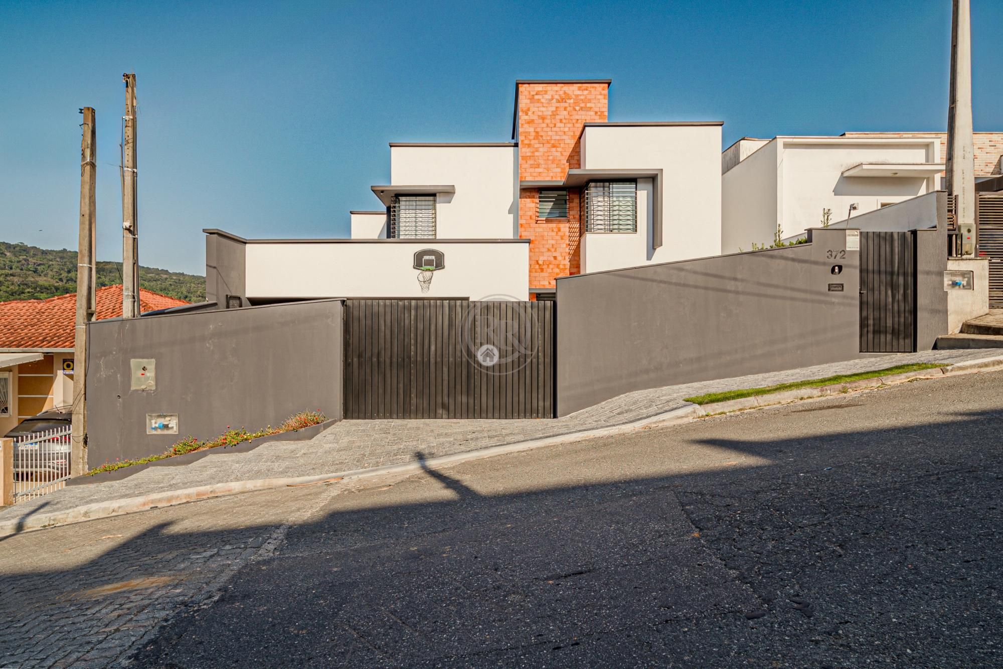 Casa à venda  no Bom Retiro - Joinville, SC. Imóveis