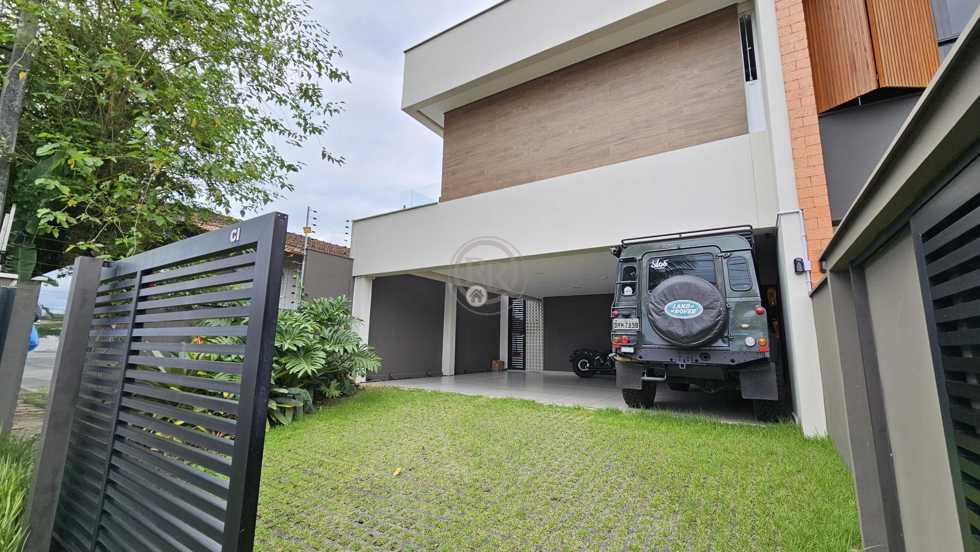 Casa à venda  no Saguaçu - Joinville, SC. Imóveis