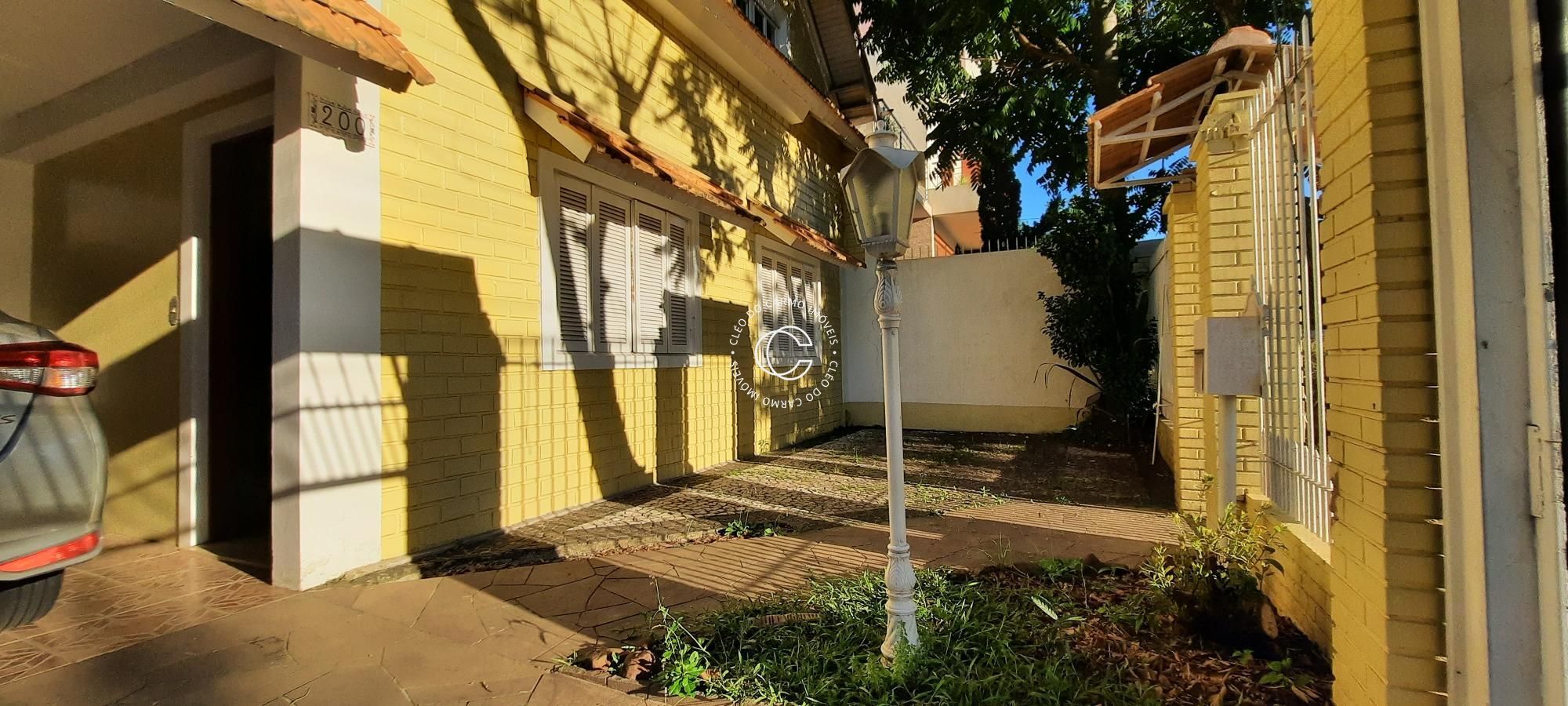 Casa à venda com 3 quartos, 230m² - Foto 2