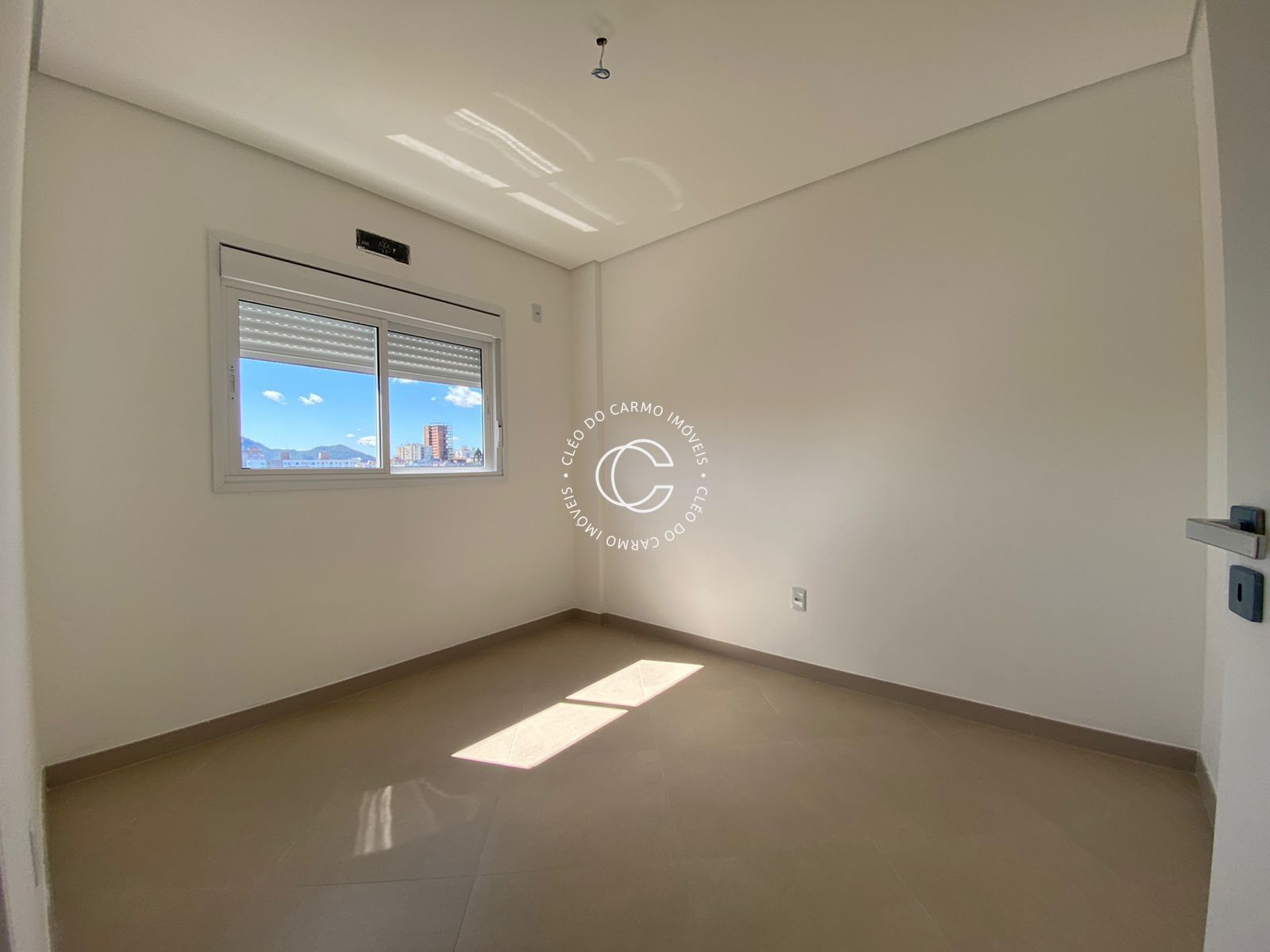 Apartamento à venda com 2 quartos, 67m² - Foto 10