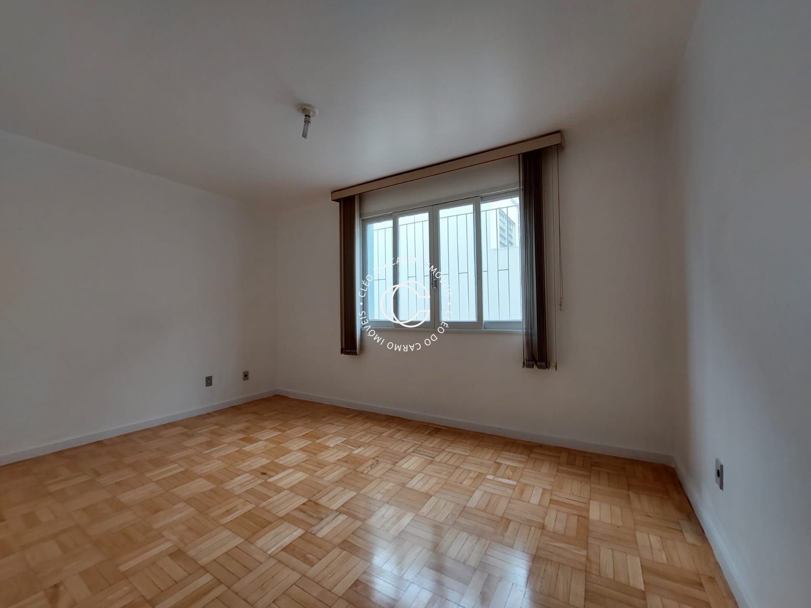 Apartamento à venda com 2 quartos, 78m² - Foto 2