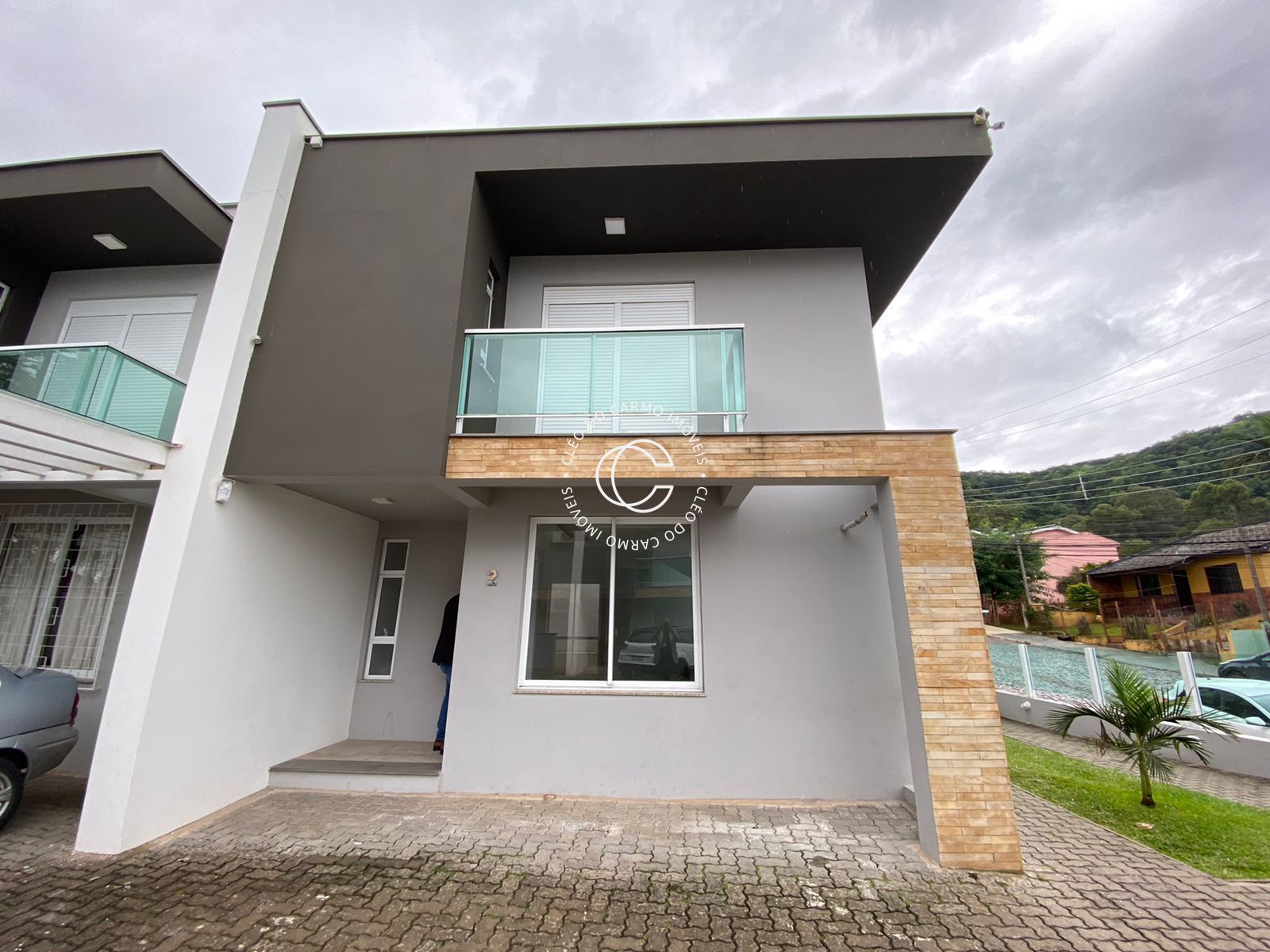 Casa à venda com 3 quartos, 112m² - Foto 1