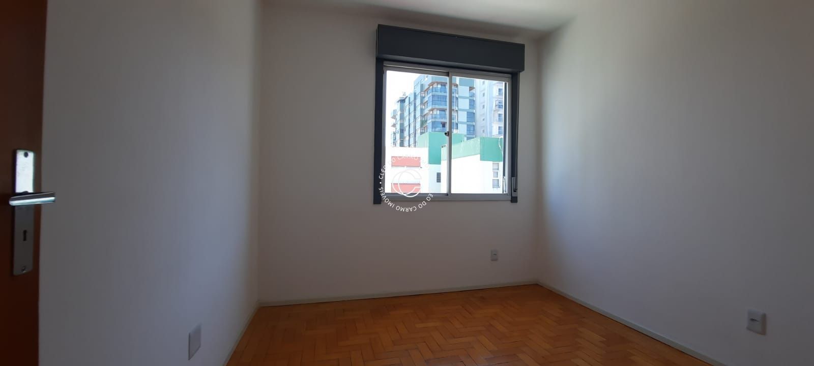 Apartamento à venda com 2 quartos, 80m² - Foto 4