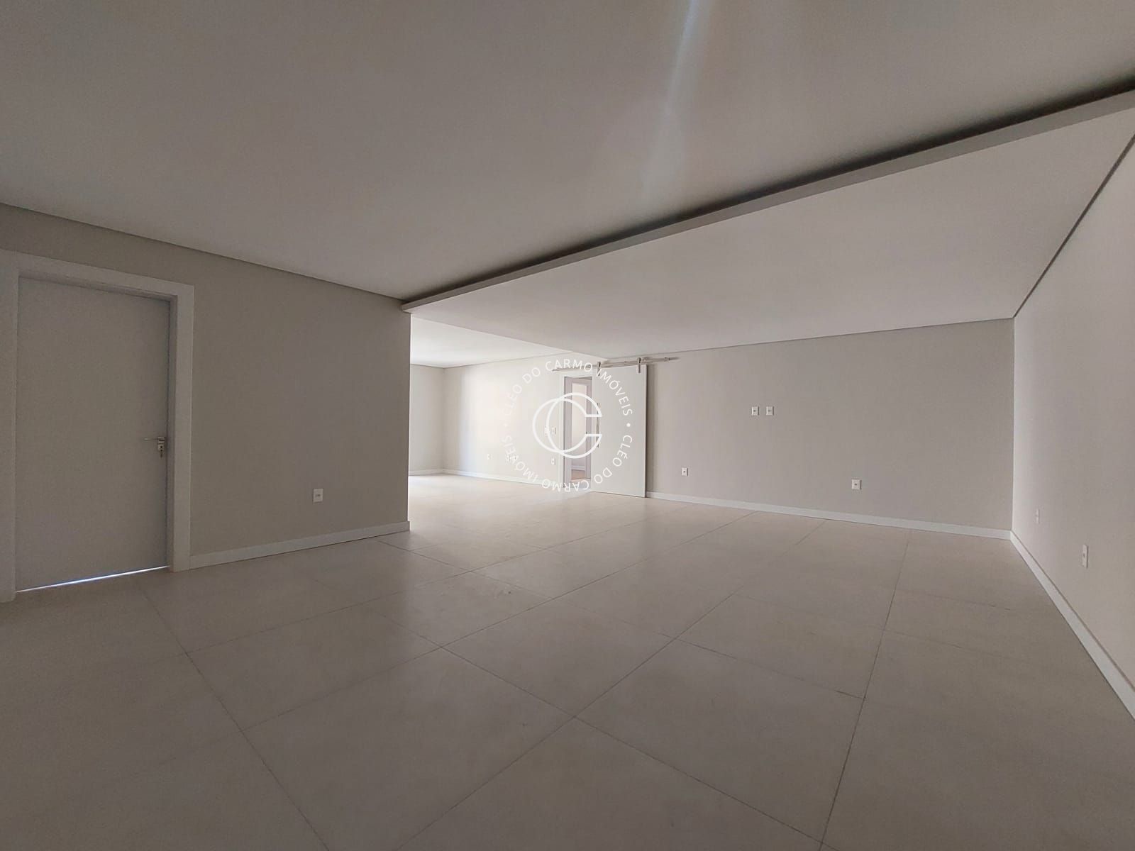 Apartamento à venda com 3 quartos, 210m² - Foto 4