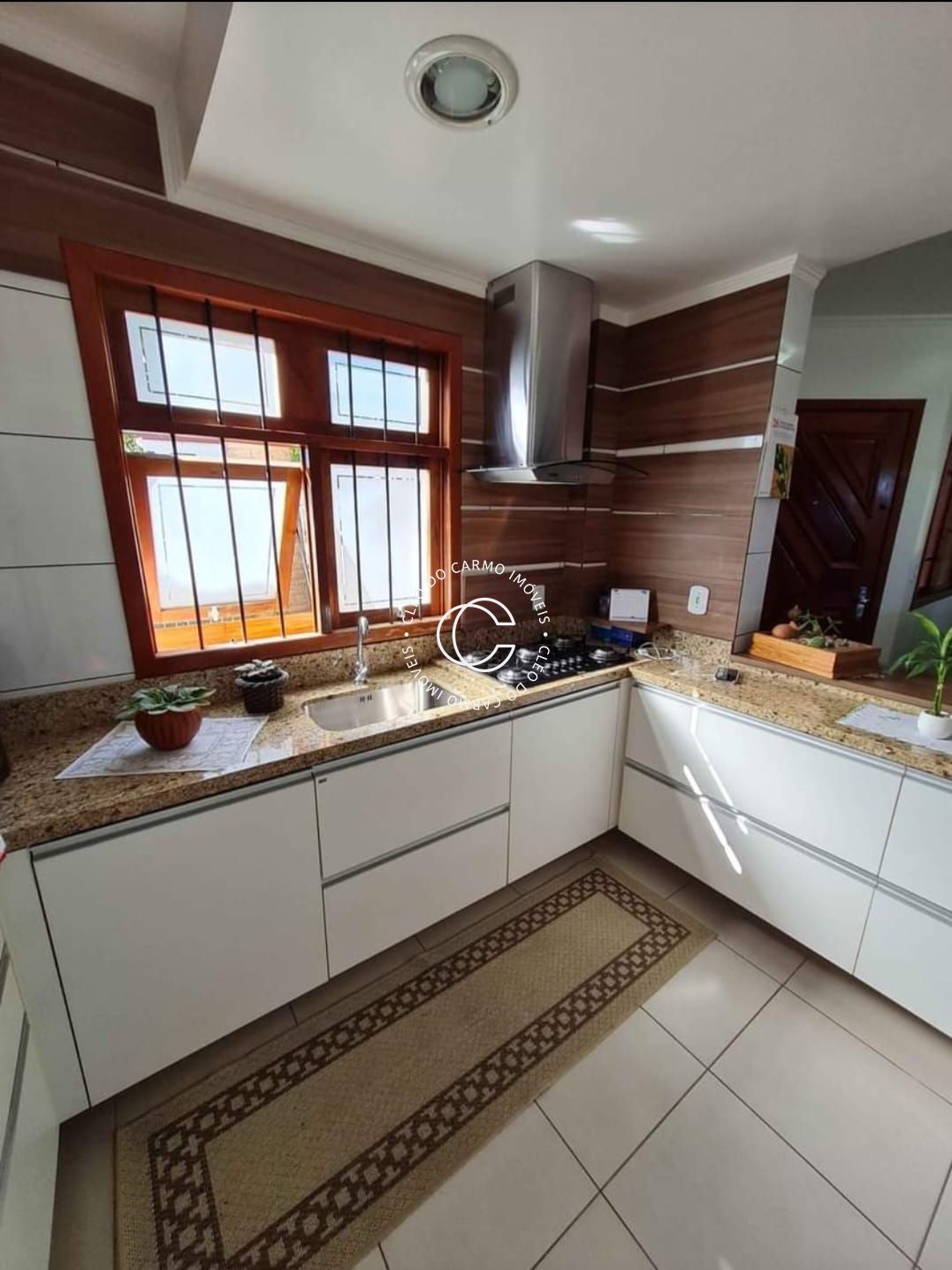 Casa à venda com 3 quartos, 250m² - Foto 5