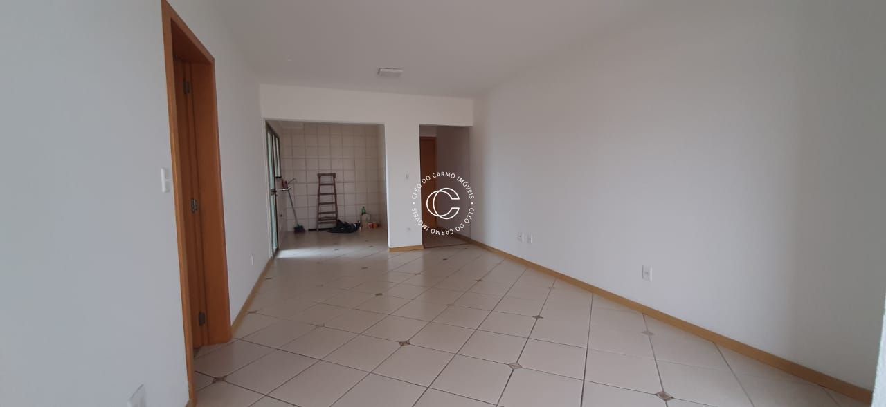 Apartamento à venda com 3 quartos, 90m² - Foto 3