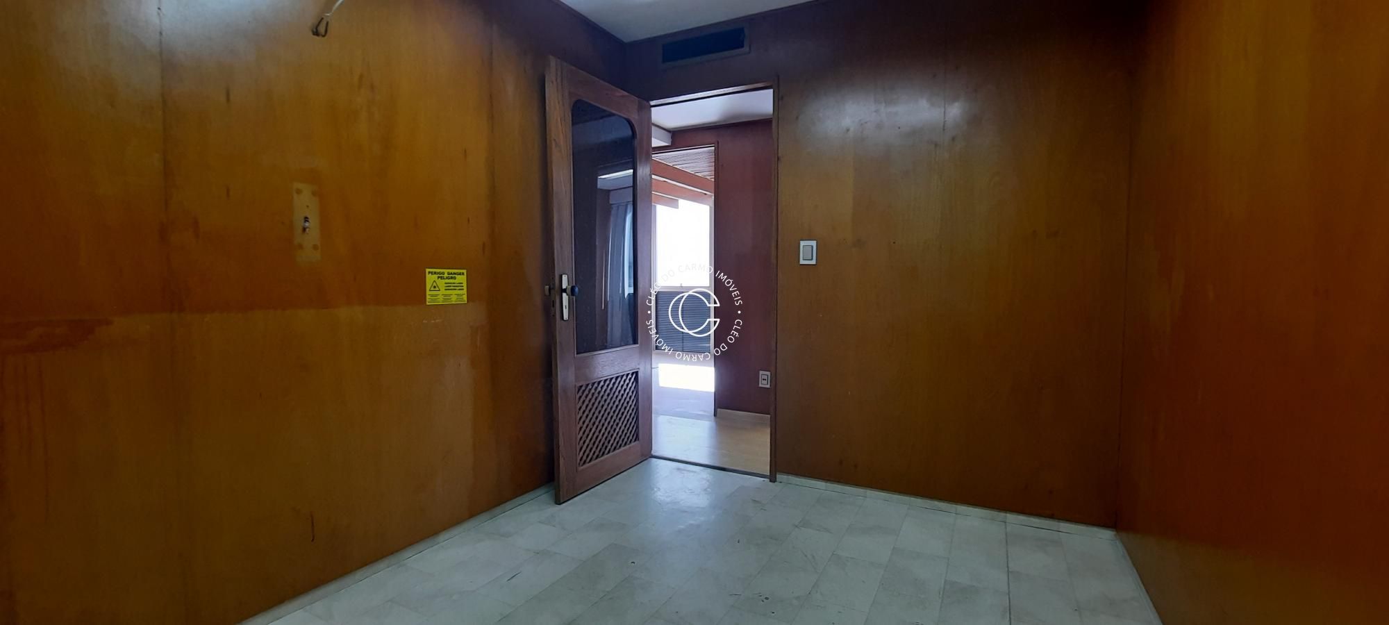 Conjunto Comercial-Sala à venda com 4 quartos, 140m² - Foto 2