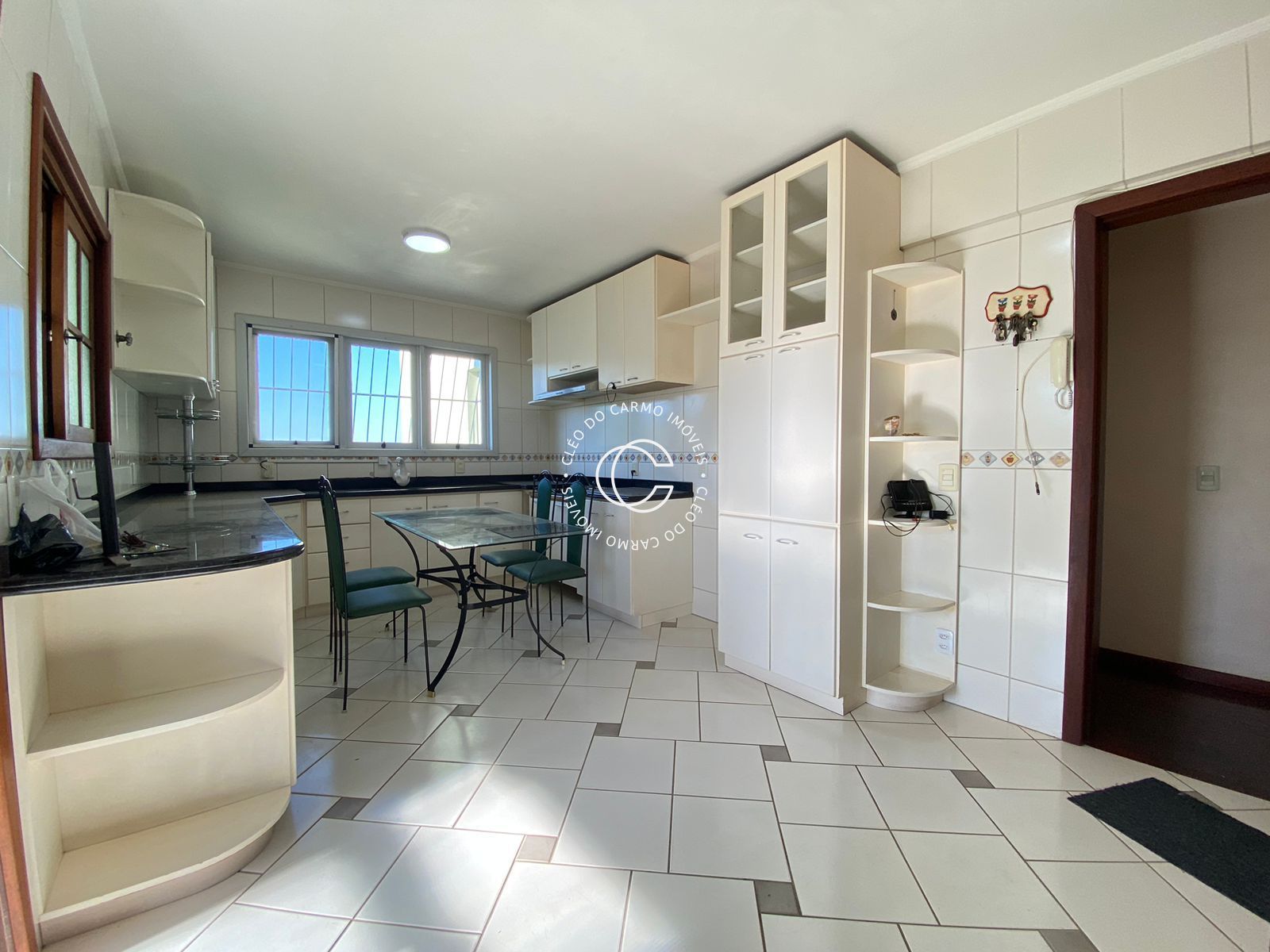 Apartamento à venda com 4 quartos, 189m² - Foto 9