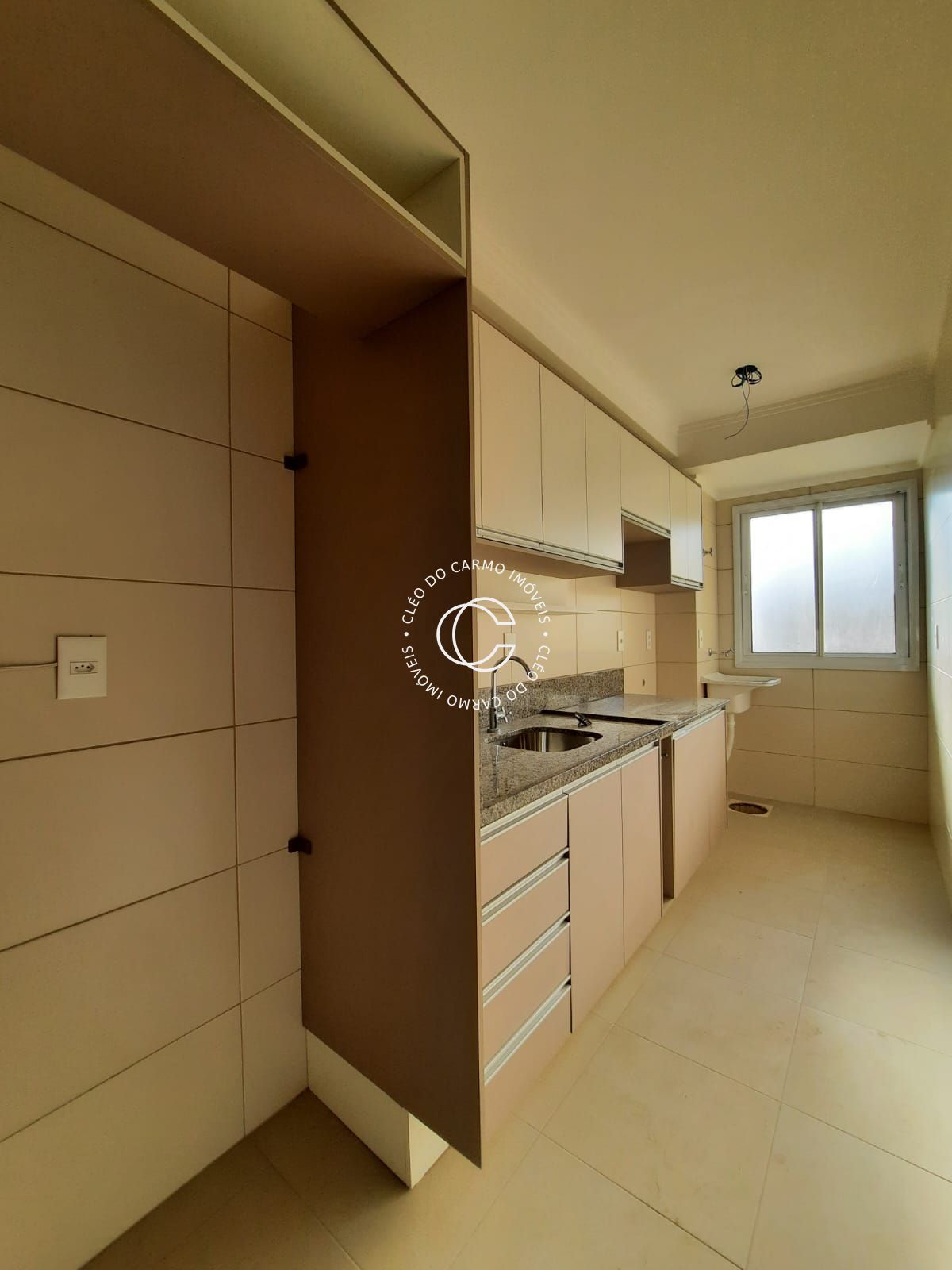 Apartamento à venda com 2 quartos, 69m² - Foto 2