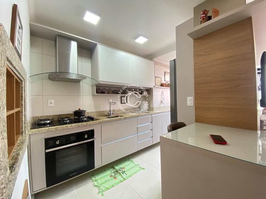 Apartamento à venda com 2 quartos, 74m² - Foto 4