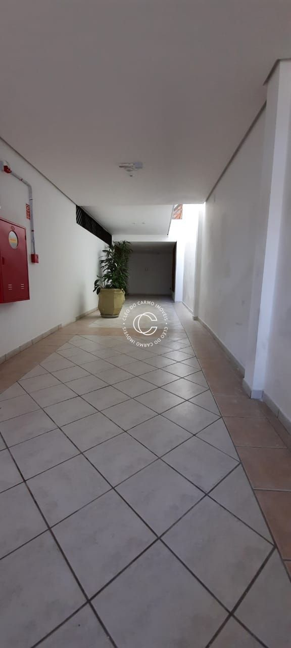 Apartamento à venda com 3 quartos, 178m² - Foto 3