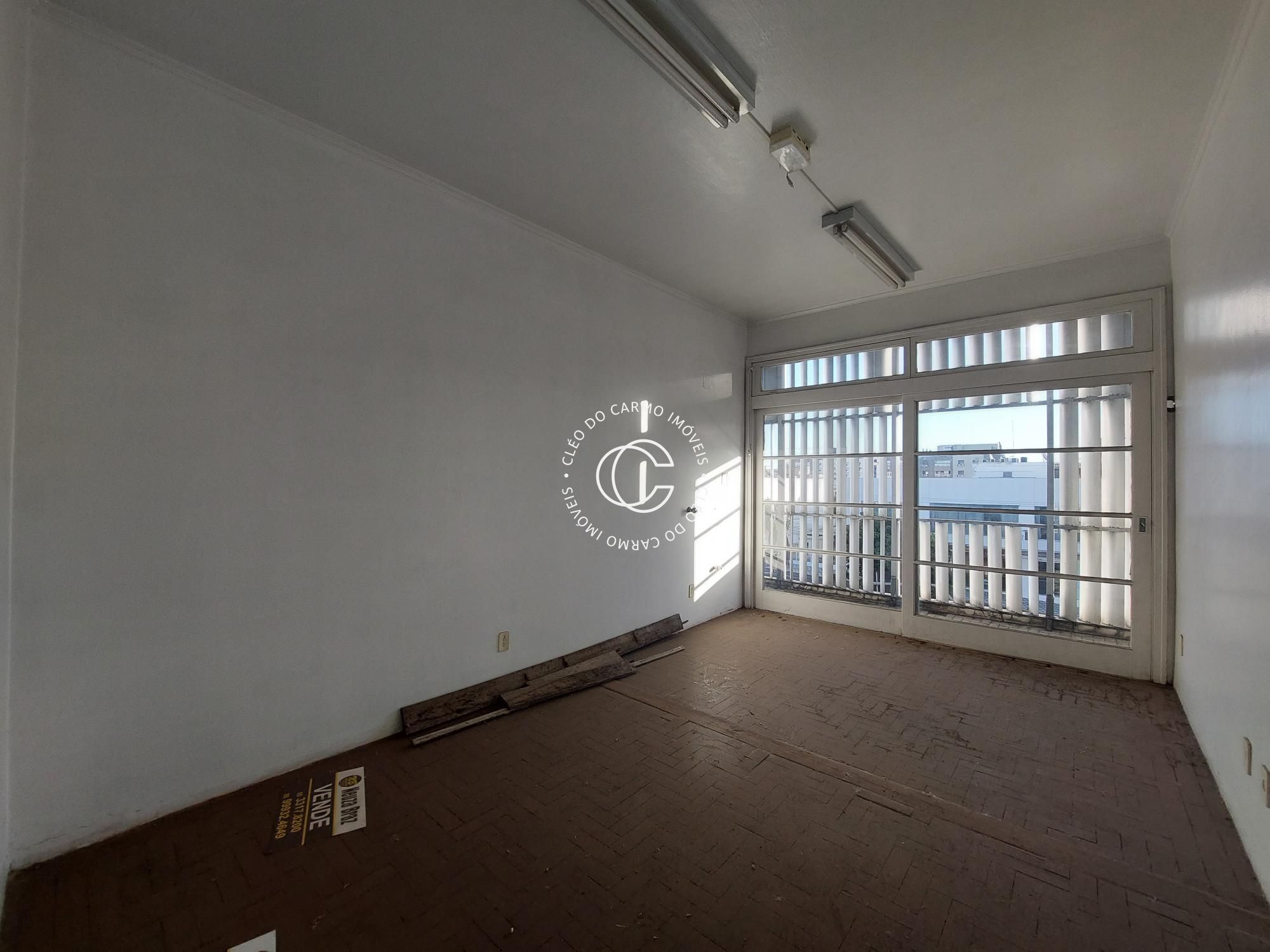 Apartamento à venda com 3 quartos, 231m² - Foto 2