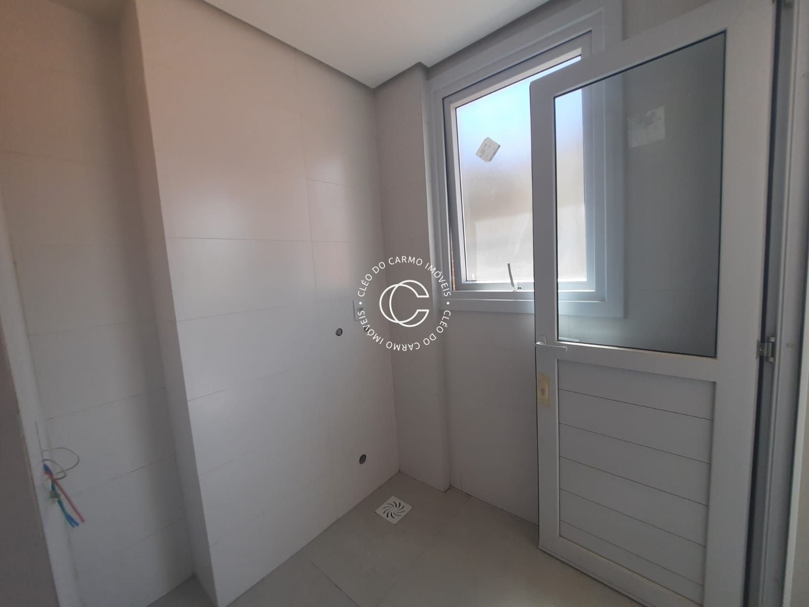 Apartamento à venda com 2 quartos, 72m² - Foto 4