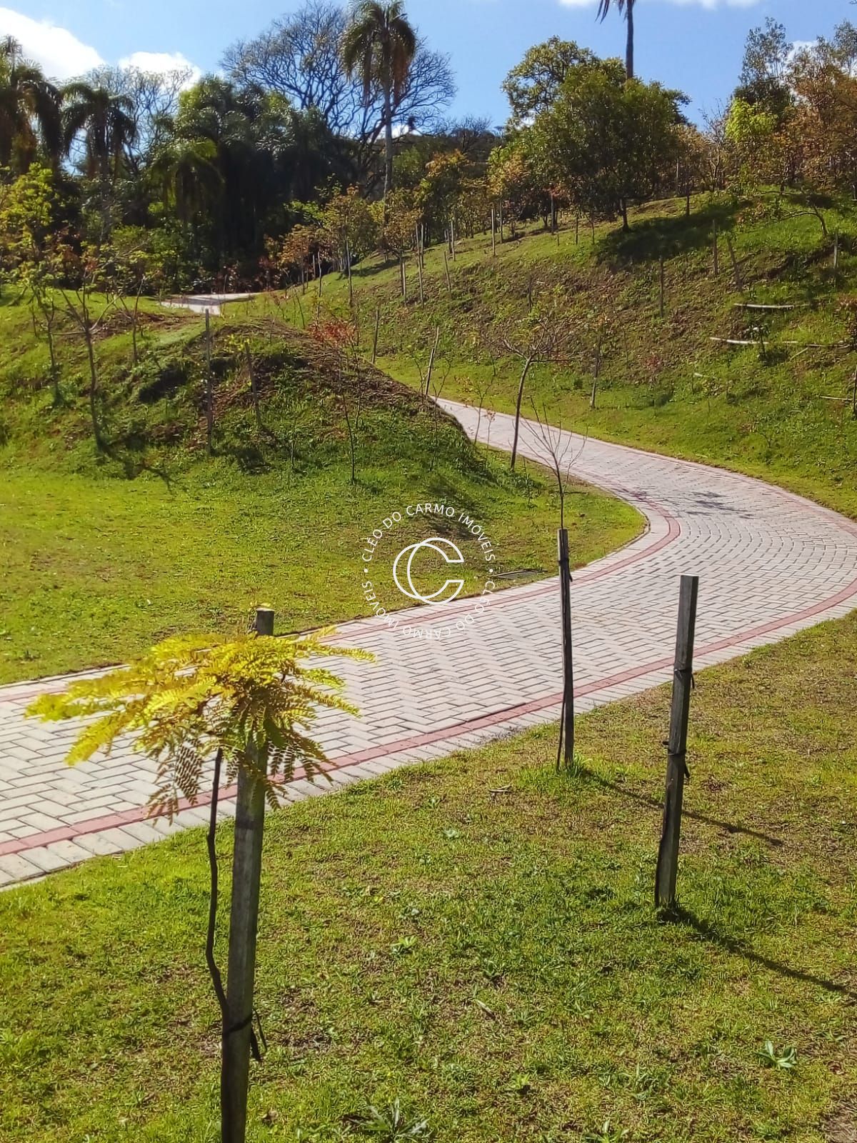 Terreno à venda, 300m² - Foto 1