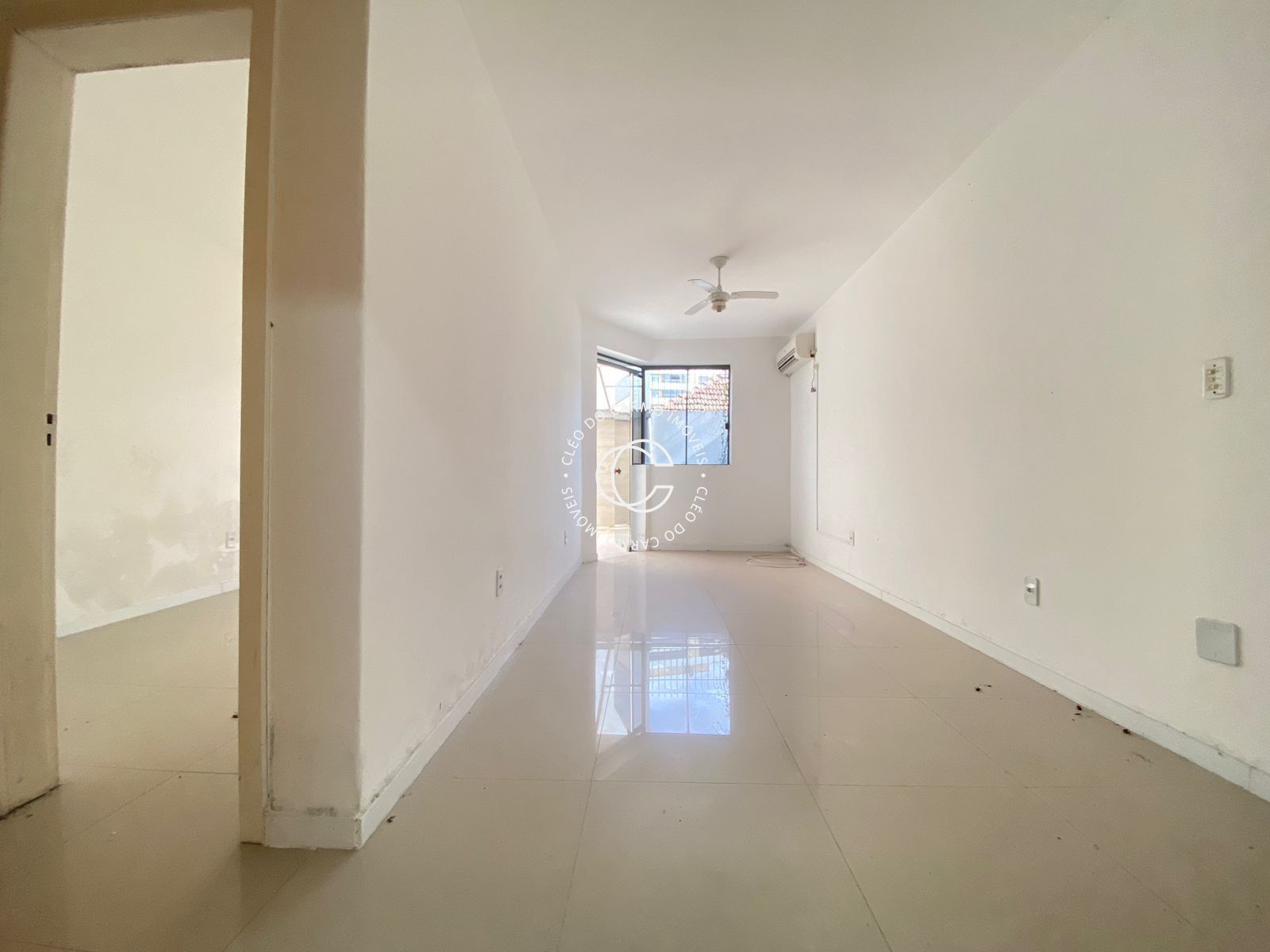 Apartamento à venda com 1 quarto, 47m² - Foto 2