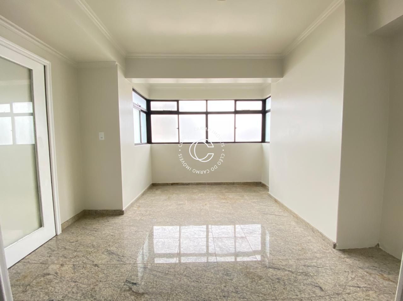 Apartamento à venda com 4 quartos, 341m² - Foto 3