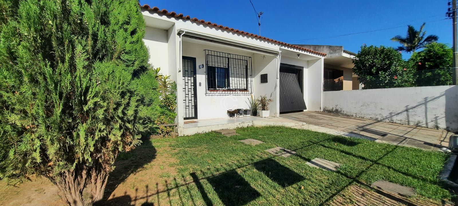 Casa à venda com 3 quartos, 169m² - Foto 1