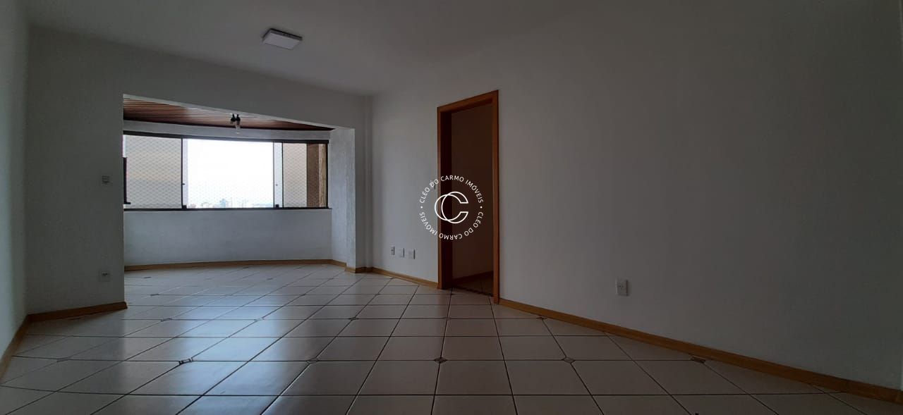 Apartamento à venda com 3 quartos, 90m² - Foto 2