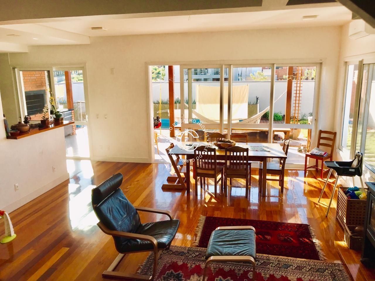Casa à venda com 3 quartos, 220m² - Foto 3
