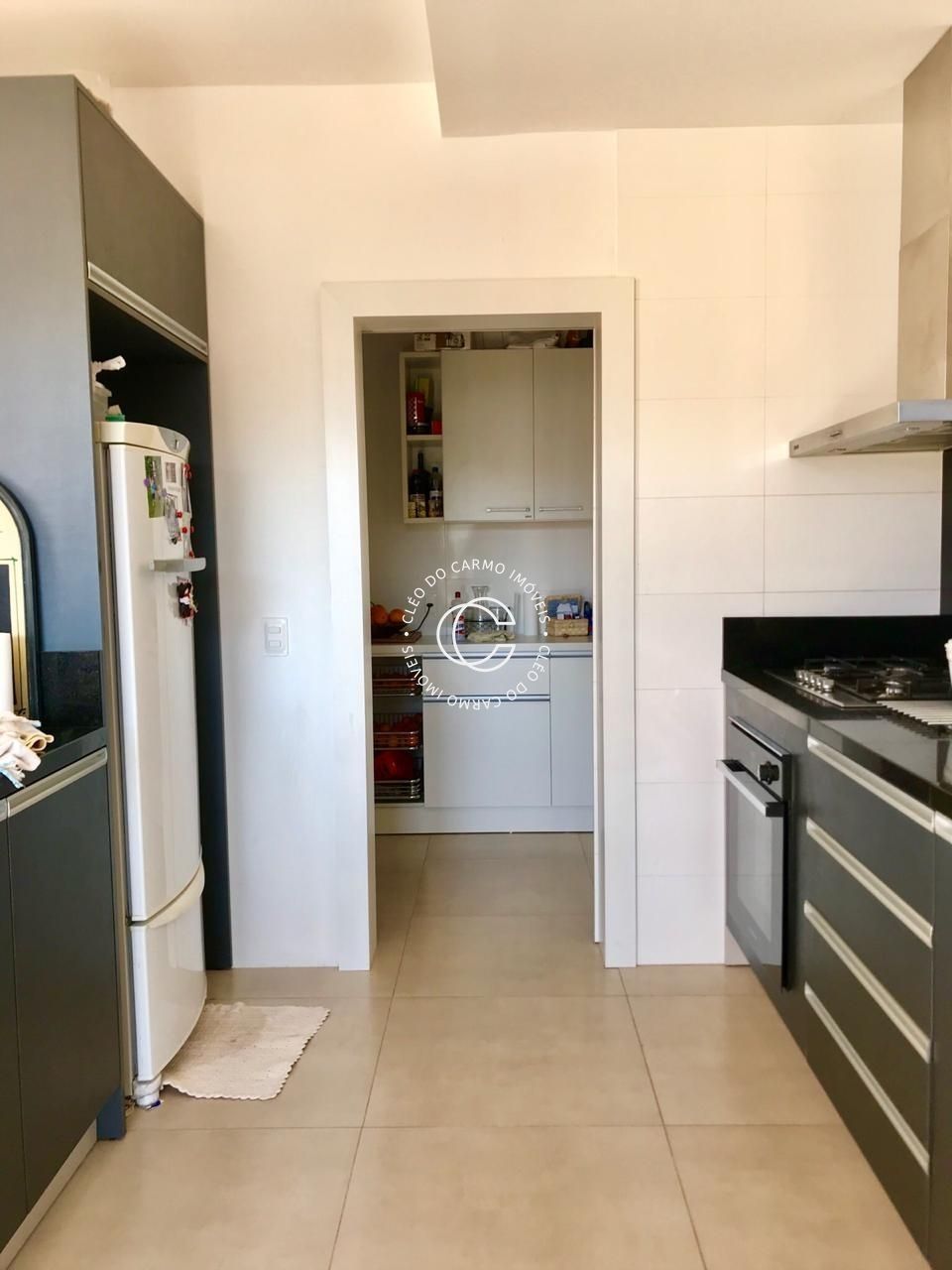 Casa à venda com 3 quartos, 220m² - Foto 6