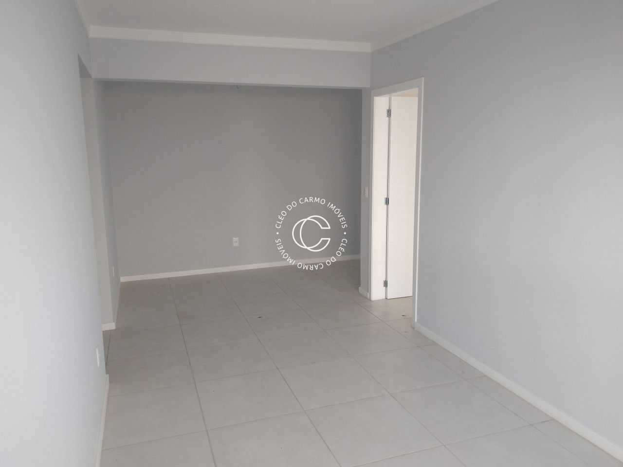 Apartamento à venda com 2 quartos, 83m² - Foto 3