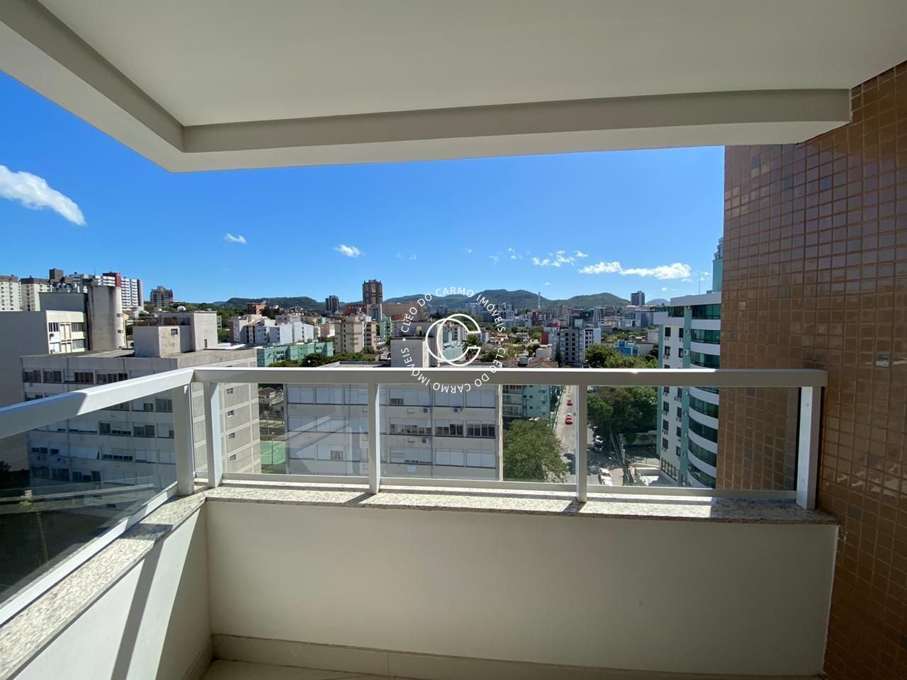 Apartamento à venda com 3 quartos, 116m² - Foto 2