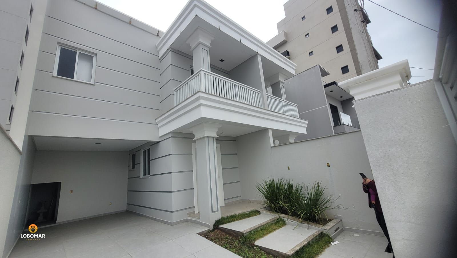 Sobrado com 03 suítes, á apenas 250m do mar, em Itajuba Barra Velha SC! - foto 1