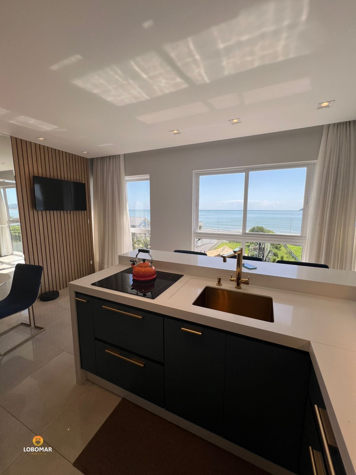 Frente mar mobiliado, Centro de Balneário Piçarras/SC! - foto 1