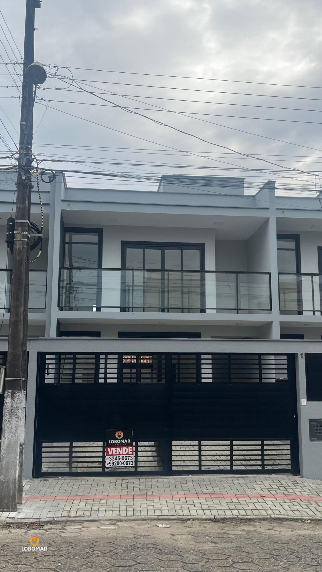 Sobrado com 3 suítes à apenas 300m do mar - Centro - Barra Velha/SC - foto 1