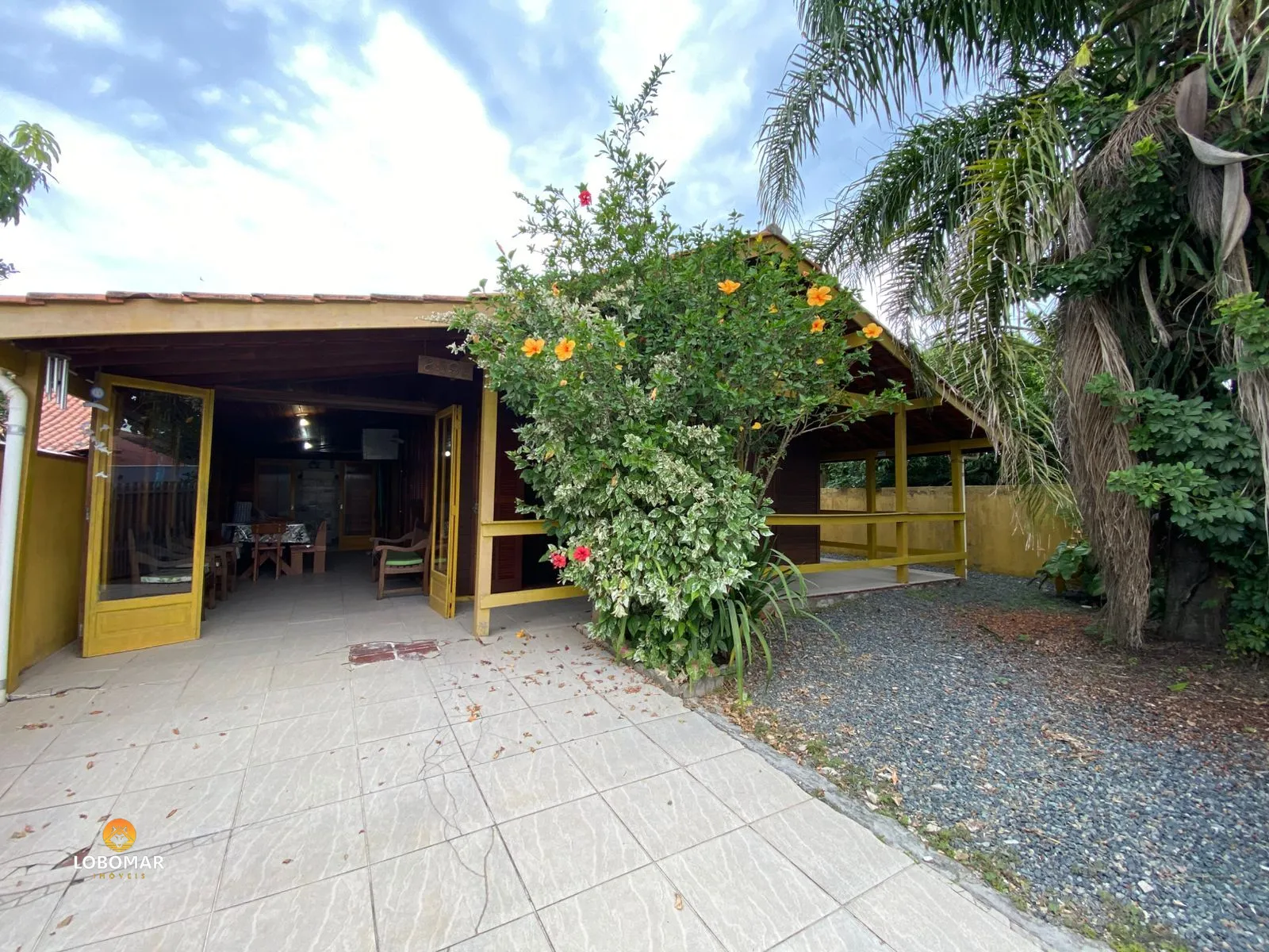 Casa mobiliada sozinha no terreno à venda na Praia de Armação Penha/SC! - foto 1