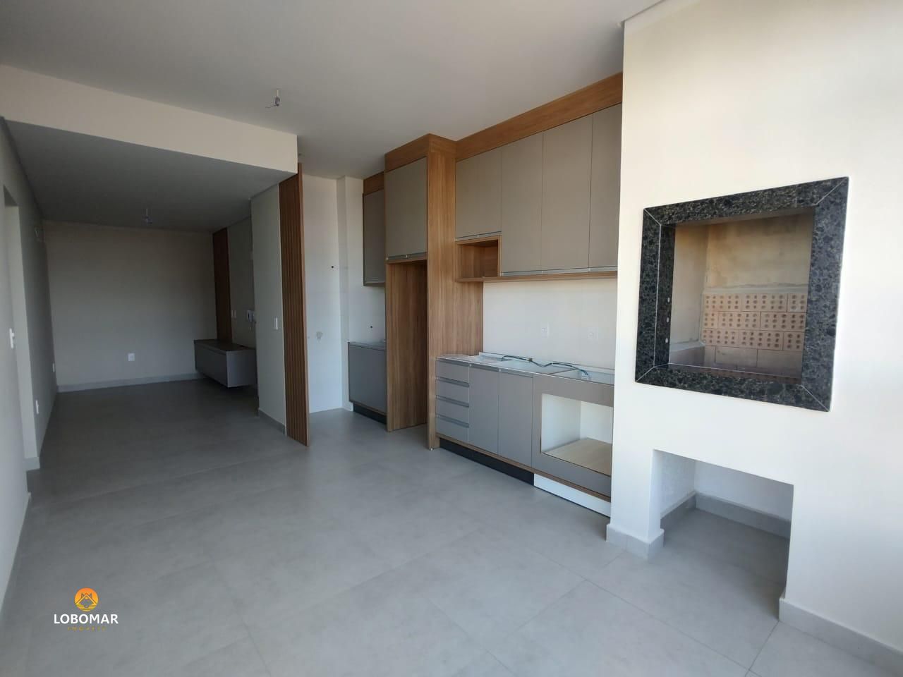 Apartamento semi-mobiliado à 500m do mar - Itacolomi - Balneário Piçarras/SC - foto 1