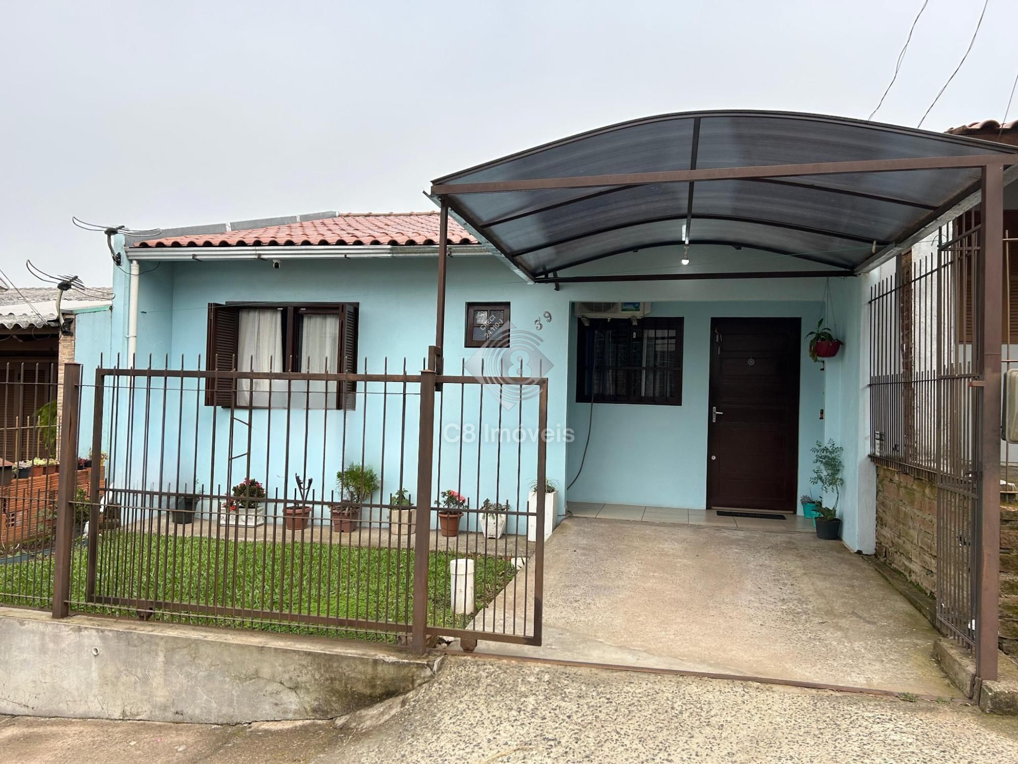 Casa à venda com 2 quartos, 64m² - Foto 1