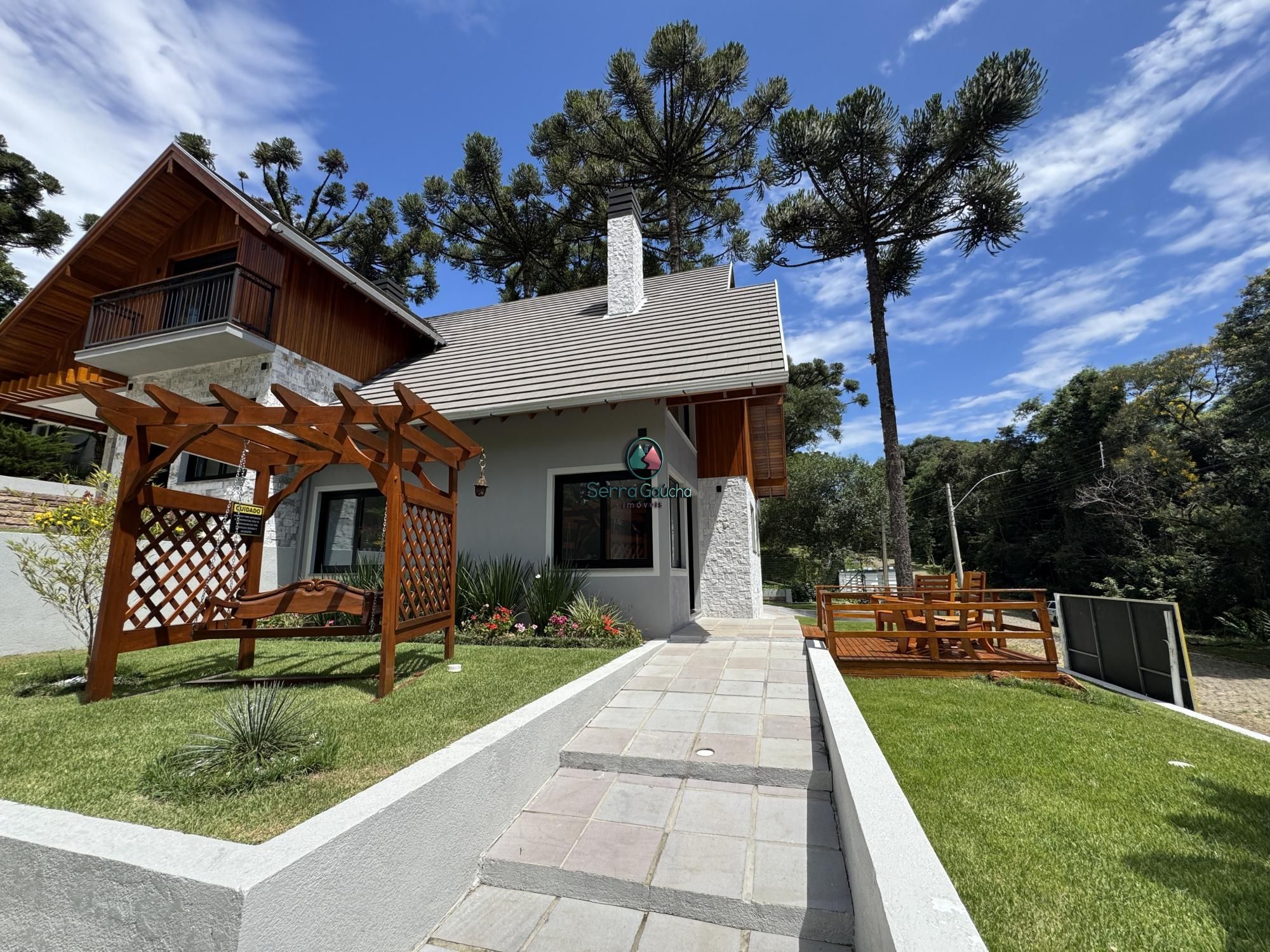 Casa à venda  no Jardim dos Pinheiros II - Canela, RS. Imóveis