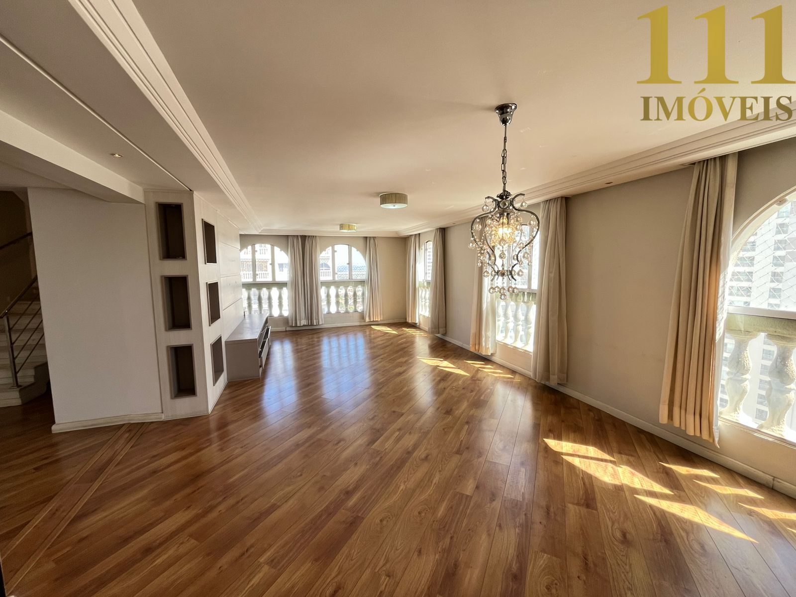 Apartamento Triplex no Condomío Residencial Mediterrâneo