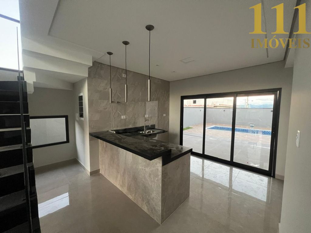 Sobrado de alto padrão 3 dormitórios sendo 1 suíte 239m² Condominio Santa Mônica/Caçapava