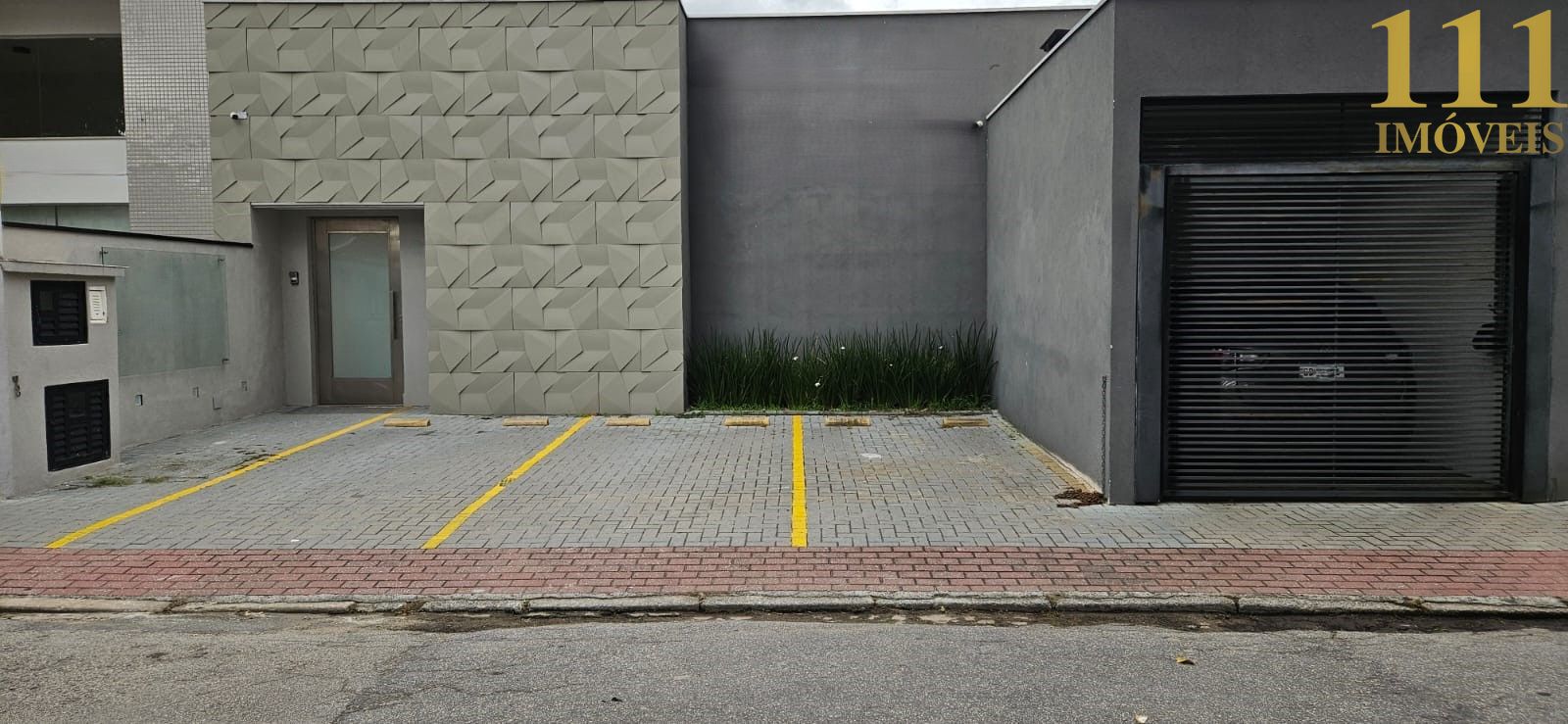 Ponto Comercial térreo pronto para Clínica na Vila Adyana/ SJC