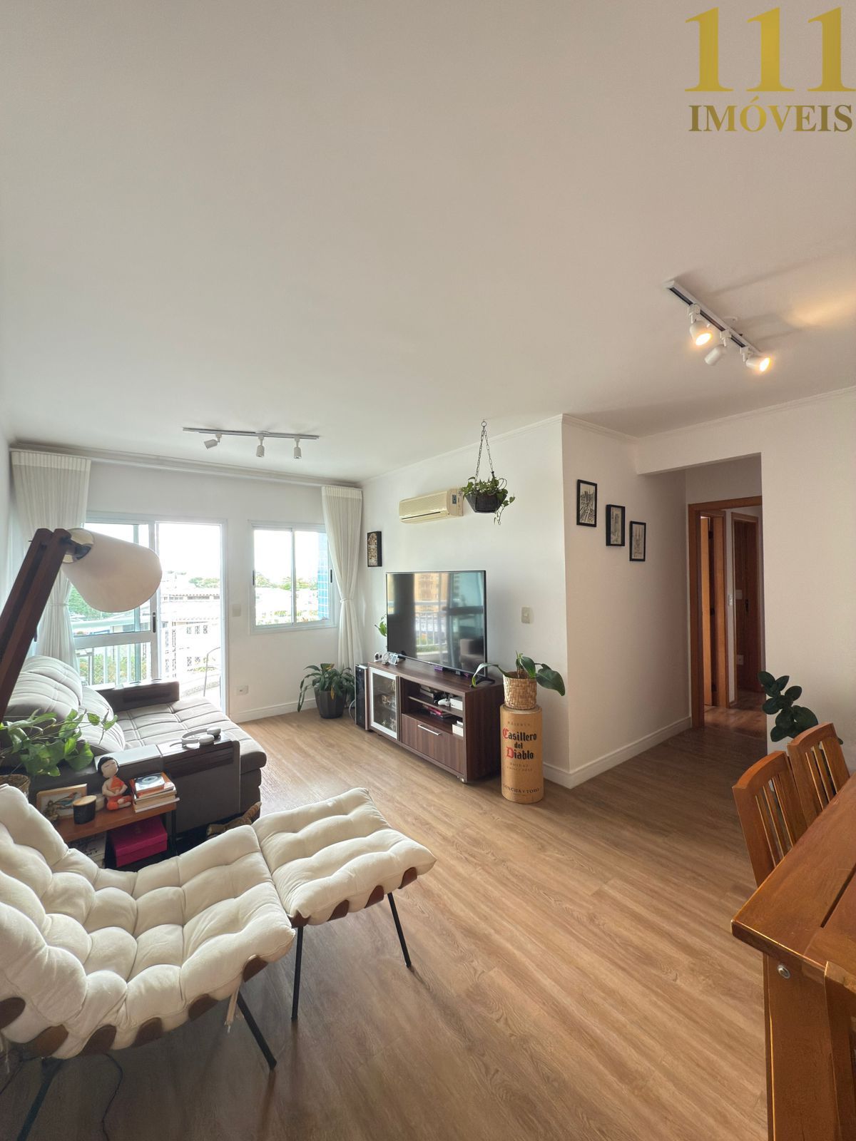 Apartamento no Edifício DeVille/ SJC.