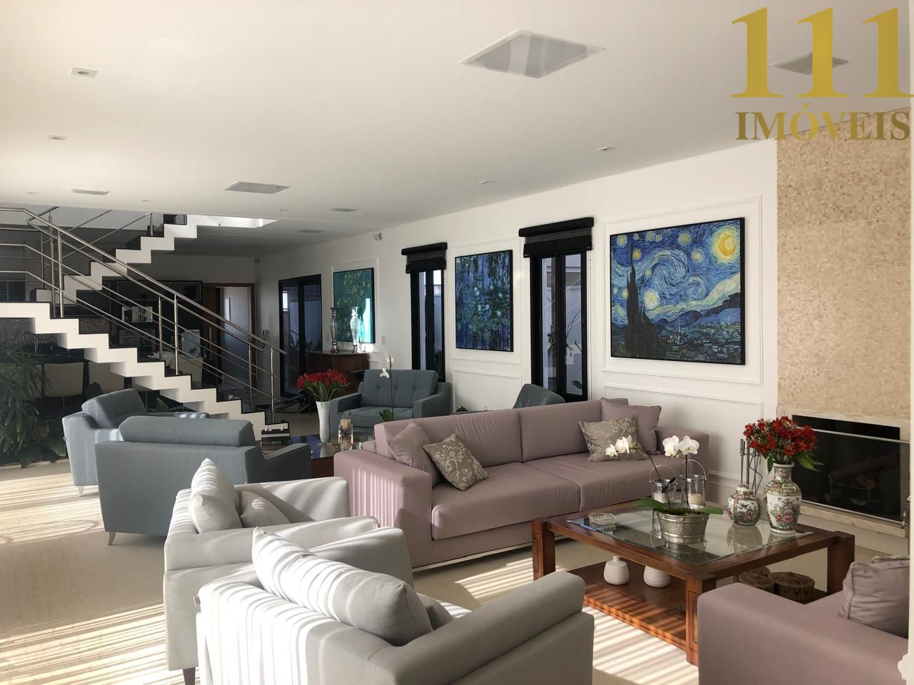 Casa/ sobraso no Condomínio Residencial Jaguary- São José dos Campos/SP.