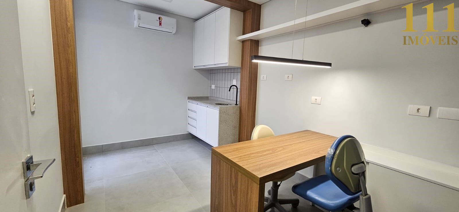 Sala - Consultório para locação em clínica na Vila Adyana/SJC