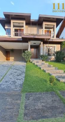 Residência no Condominio Portal  da Serra.