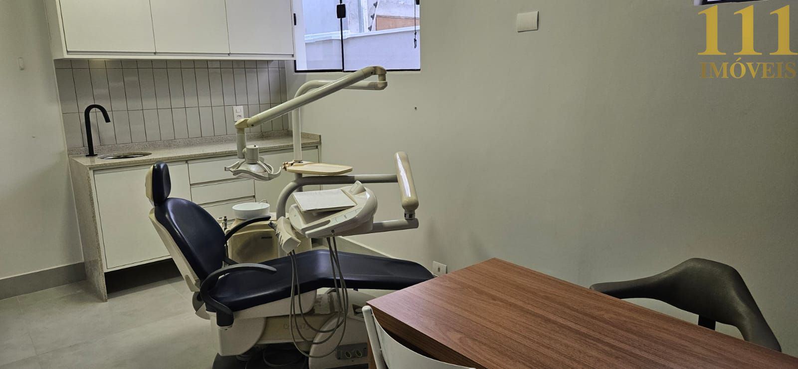 Sala - Consultório para locação em clínica na Vila Adyana /SJC