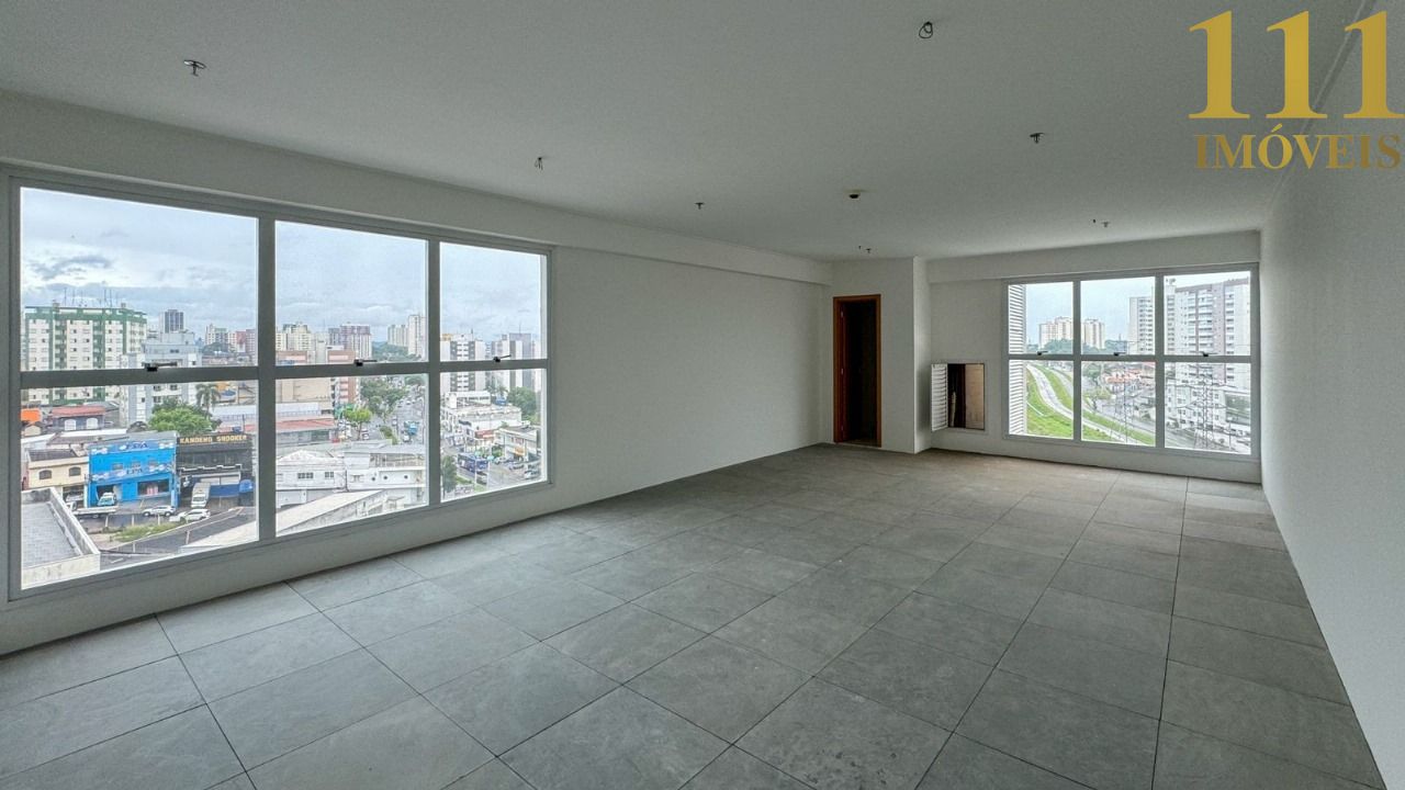 Sala comercial no Edifício 811 Executive Offices